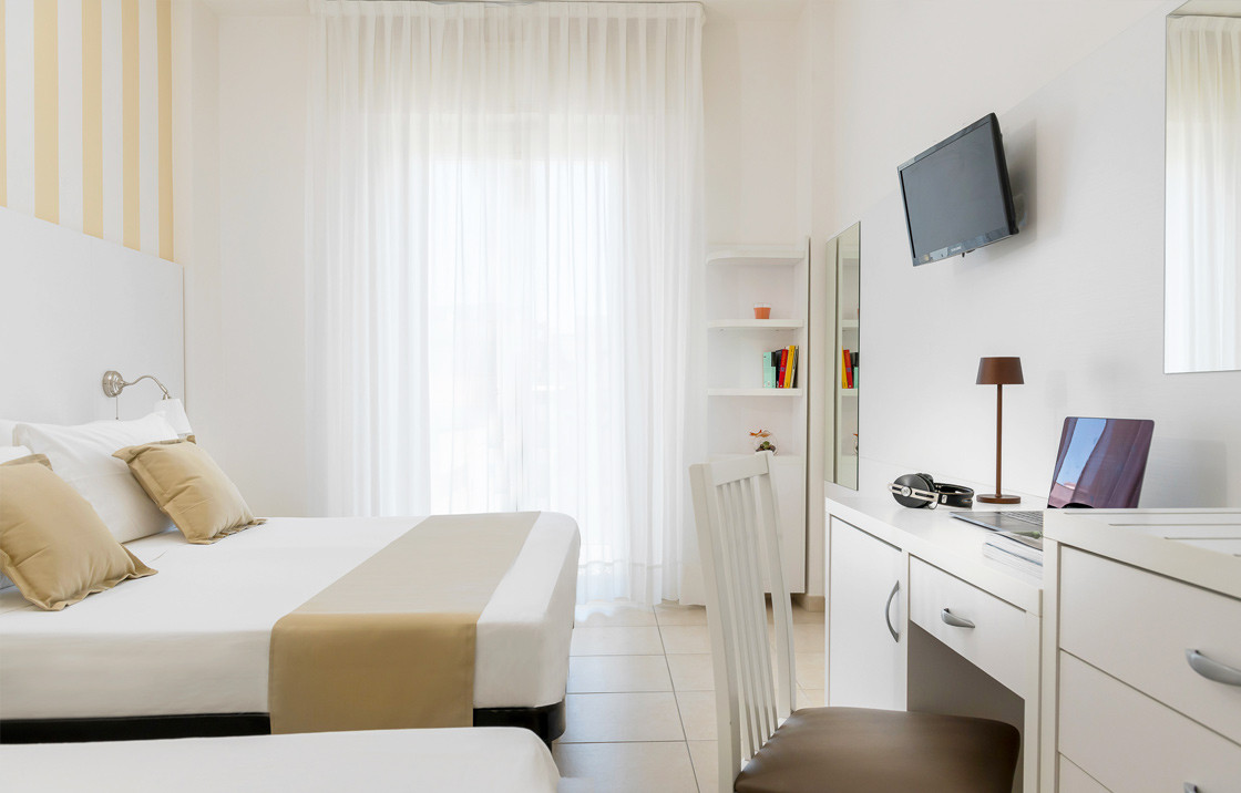 media.Camera-Comfort-02-Hotel-Aqua-Cattolica